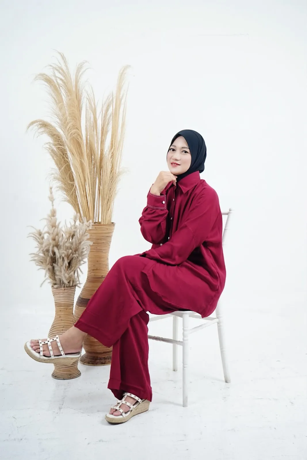 Koleksi One Set Tiluan Fame